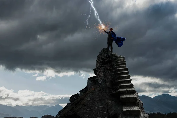 Super homme dans le ciel. Techniques mixtes — Photo