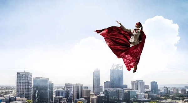 Super mulher no céu — Fotografia de Stock