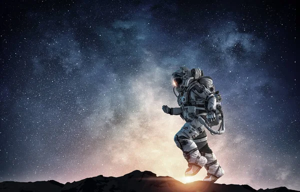 Hızlı çalışan uzay adamı. Karışık teknik