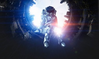 Uzay fantezi görüntü ile astronot. Karışık teknik