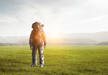 Astronot ve görevini. Karışık teknik