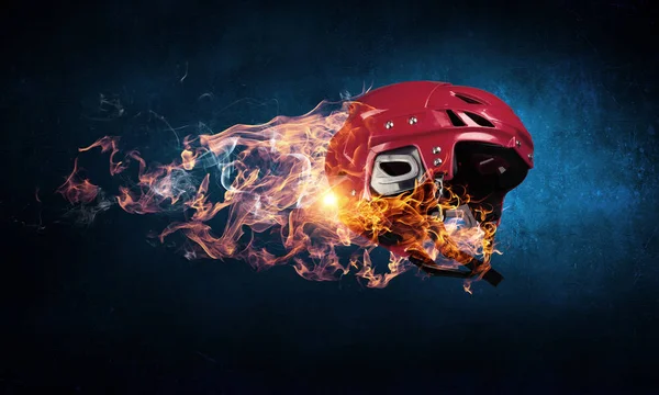 Burning sport helmet — Stock Photo, Image