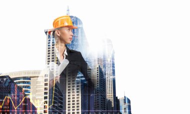 Çekici mimar kadın ve onun projesi. Karışık teknik