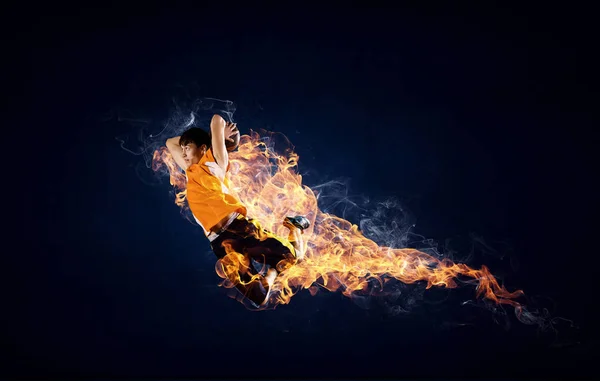 Giocatore di basket in fiamme — Foto Stock