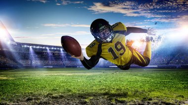 Merkezi oyuncu topu elinde. Karışık teknik