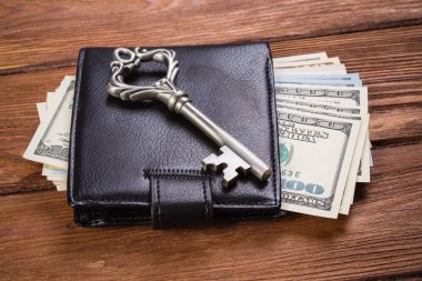 İş anahtarı altında