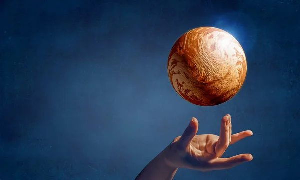 Venusplanet in der Hand — Stockfoto