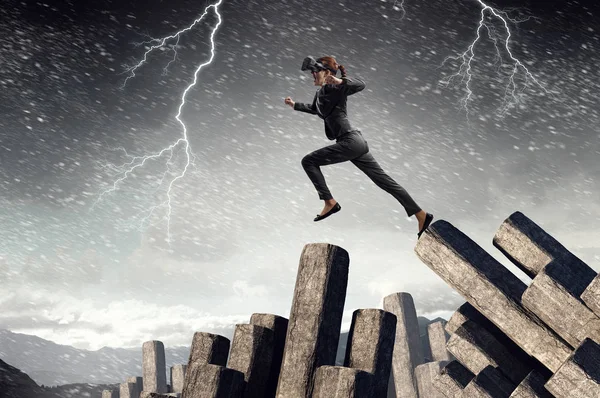 Sanal gerçeklik hissediyorum. Karışık teknik