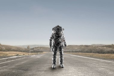 Astronot ve görevini. Karışık teknik