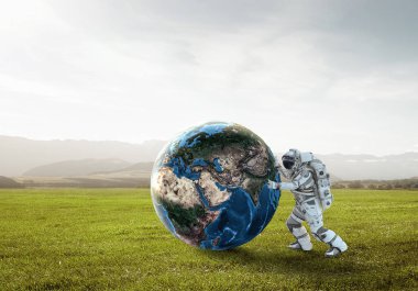 Uzay Adamı ve görevi. Karışık ortam