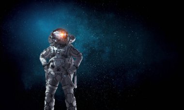 Uzay Adamı ve görevi. Karışık ortam