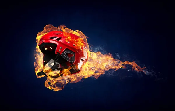 Casco deportivo en llamas — Foto de Stock