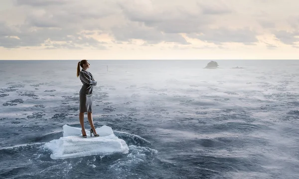 Surfing havet på isflak. Mixed media — Stockfoto