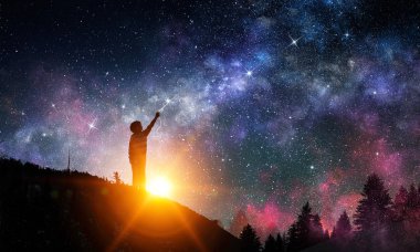 Stary gece açık gökyüzü. Karışık teknik