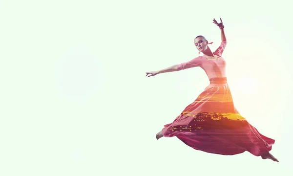 Tanec je její vášeň — Stock fotografie