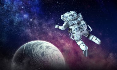 Astronot uzay görevi üzerinde. Karışık teknik