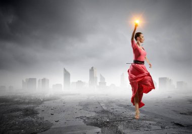 Dans tutkusu olduğunu