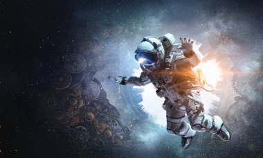 Astronot uzay görevi üzerinde. Karışık teknik
