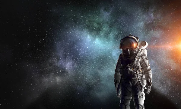 Astronot ve görevini. Karışık teknik