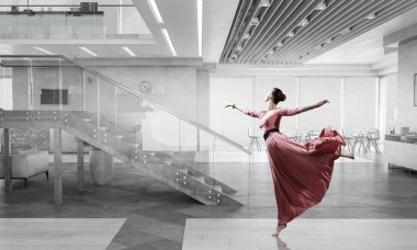 Dans tutkusu var. Karışık teknik