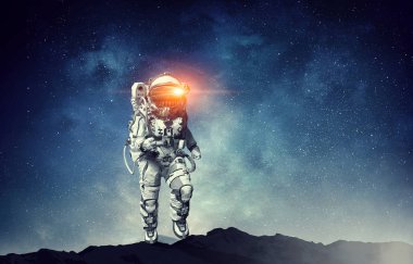 Spaceman ip üzerinde çalıştırın. Karışık teknik