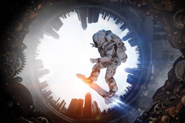 Yönetim Kurulu uçan üzerinde uzay adamı. Karışık teknik