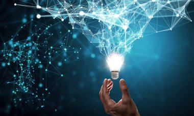 İş adamının elinde yenilikçi fikir