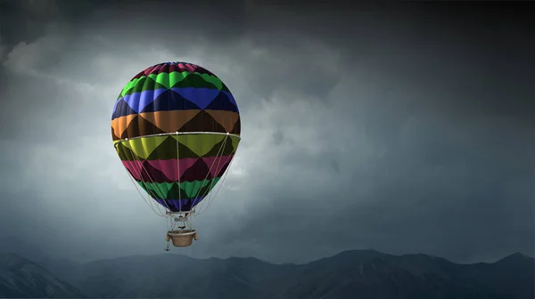 Ballon aérien dans le ciel. Techniques mixtes — Photo