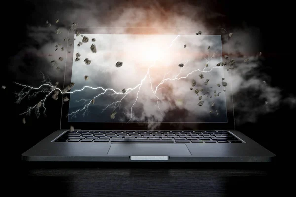 Laptop probleem of breken. Mixed media — Stockfoto