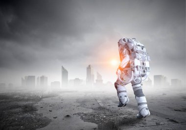 Hızlı çalışan uzay adamı. Karışık teknik