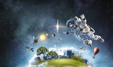 Astronot uzay görevi üzerinde. Karışık teknik