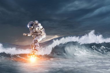 Yönetim Kurulu uçan üzerinde uzay adamı. Karışık teknik