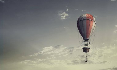 Hava Balon gökyüzünde. Karışık teknik