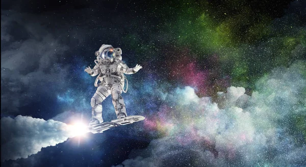 Raumfahrer an Bord. Gemischte Medien — Stockfoto