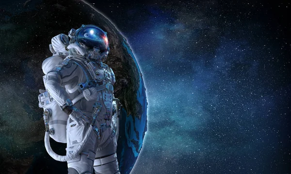 El hombre del espacio y su misión. Medios mixtos —  Fotos de Stock