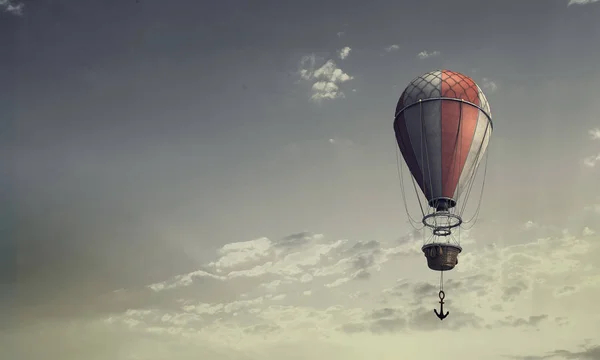 Hava Balon gökyüzünde. Karışık teknik — Stok fotoğraf