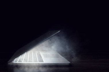 Dizüstü sorunu veya sonu. Karışık teknik