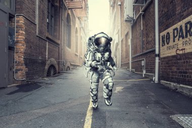 Hızlı çalışan uzay adamı. Karışık teknik