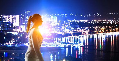 Geç geceye kadar çalışma. Karışık teknik