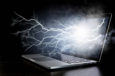 Dizüstü sorunu veya sonu. Karışık teknik