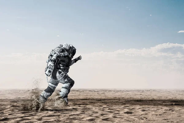 L'homme de l'espace court vite. Techniques mixtes — Photo
