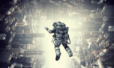 Astronot uzay görevi üzerinde. Karışık teknik