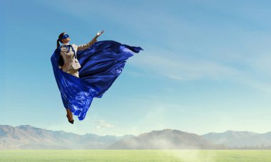 Gökyüzünde süper kadın