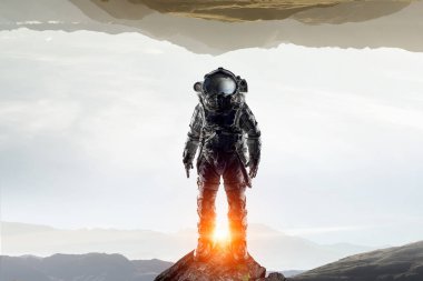 Astronot ve görevini. Karışık teknik