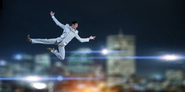 Hayat onun etkin durumunda. Karışık teknik