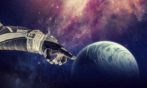 Stäng Astronaut Robotic Hand Röra Planet Delar Denna Bild Från — Stockfoto