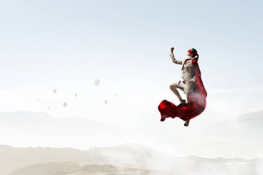 Gökyüzünde süper kadın