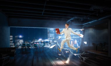 Onun büyük bir başarı. Karışık teknik