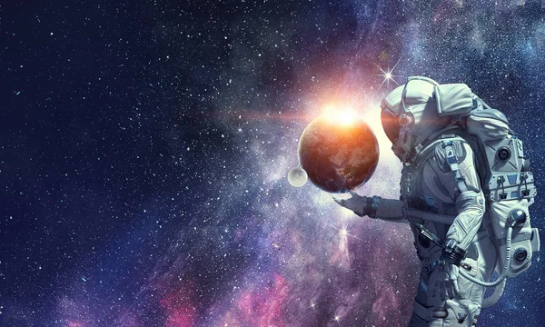 El hombre del espacio y su misión. Medios mixtos — Foto de Stock