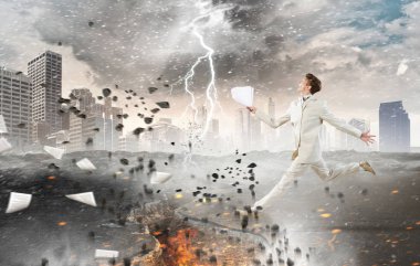 Hayat onun etkin durumunda. Karışık teknik